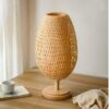 Lampe de Table en rotin tissé – Image 4