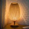 Lampe de Table en rotin tissé – Image 2