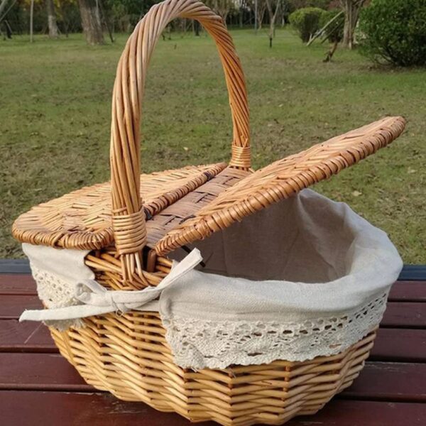 Panier en rotin tissé avec couvercle battant