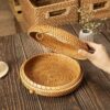 Boîte à bijoux ronde tissée en rotin – Image 4