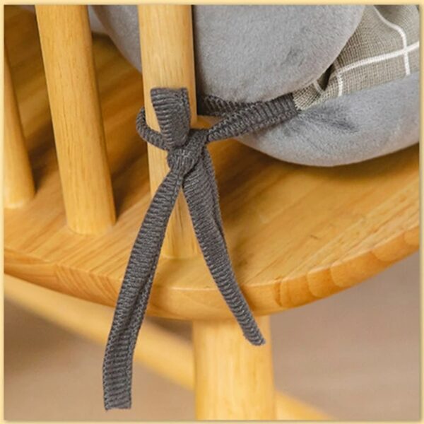 Coussin Chaise Rotin avec Lignes Géométriques – Image 2