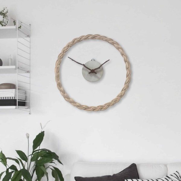 Horloge murale en rotin design épuré – Image 2
