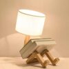 Lampe de Chevet Bois Originale en Forme de Robot – Image 2
