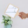 Miroir Bois à Main Carré et Portable – Image 3