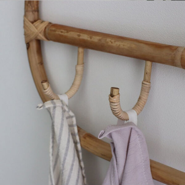 Porte-manteau mural 3 crochets en rotin naturel – Image 3