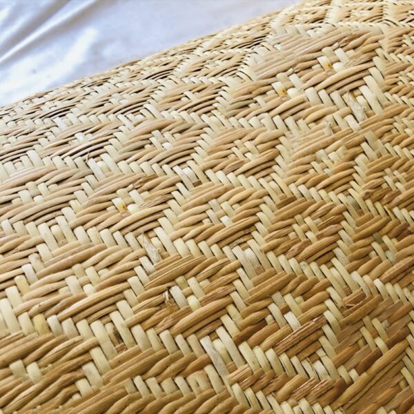 Pièce de rotin tissé naturel – Image 3