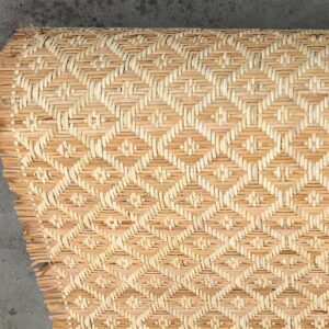 Pièce de rotin tissé naturel