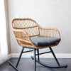 Rocking chair en rotin clair