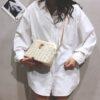 Sac à main de plage beige en rotin à chaînes pour femme – Image 2
