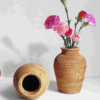Vase de fleurs séchées en rotin tissé – Image 3