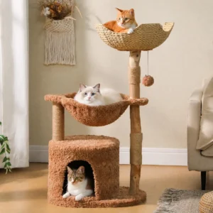 Arbre à chat en osier à trois niveaux avec hamac