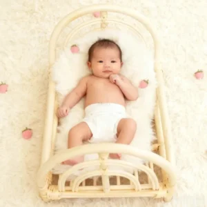 Berceau bébé tissé en rotin pour séance photo
