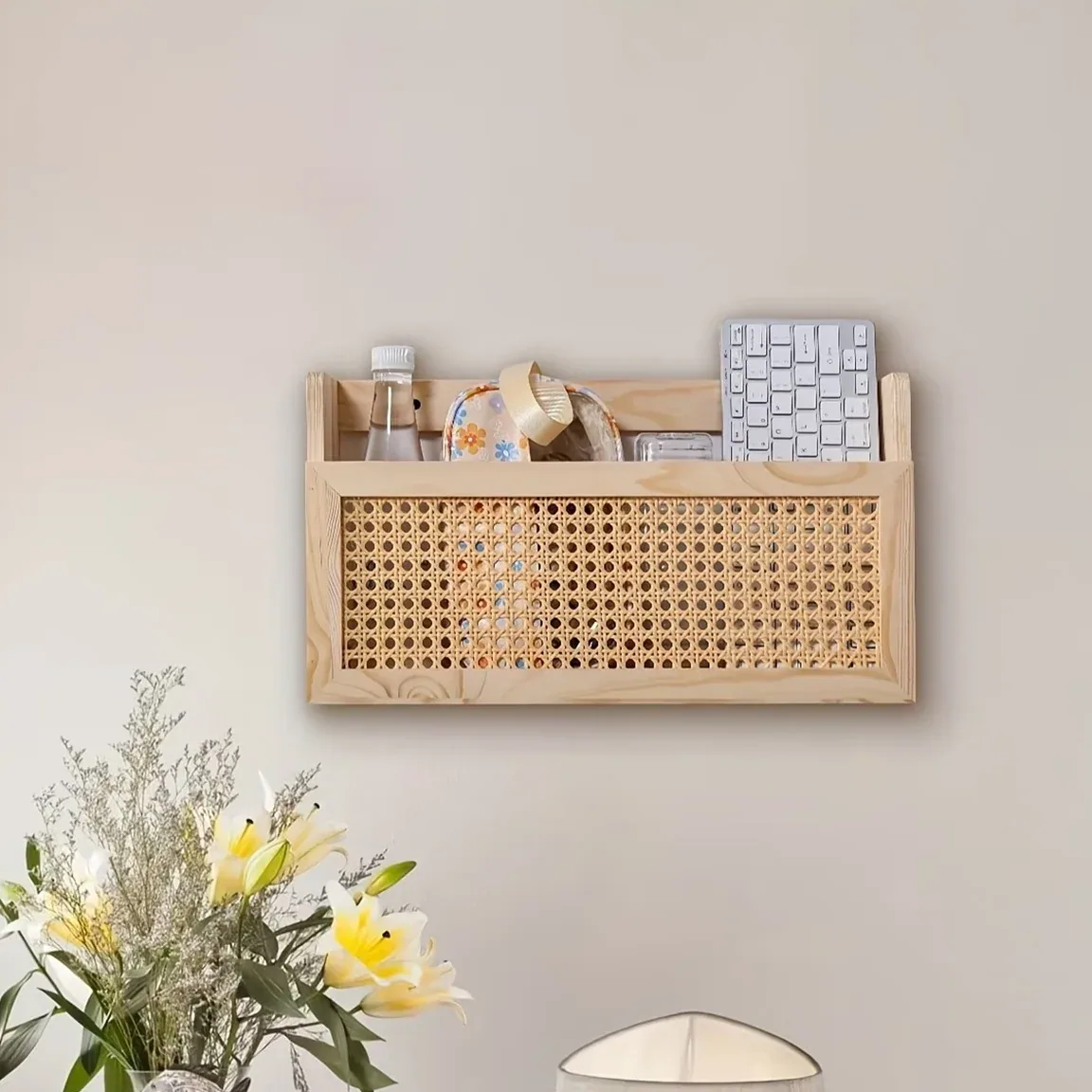 Boîte de rangement murale rustique en bois et rotin