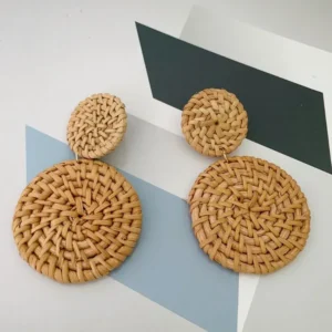 Boucles d'oreilles rondes en rotin tressé E1114