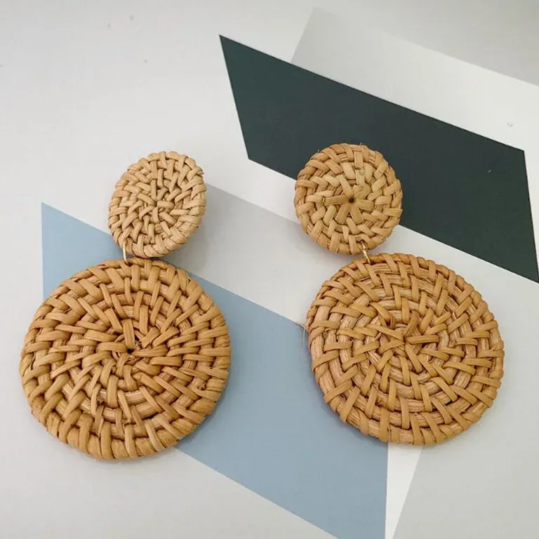 Boucles d'oreilles rondes en rotin tressé E1114