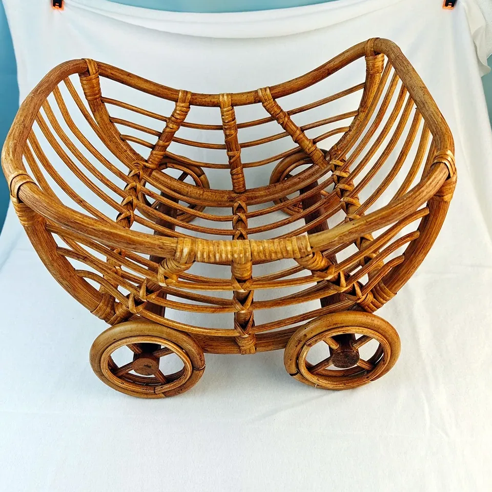 Chaise berceau rotin pour nouveau-né en bambou