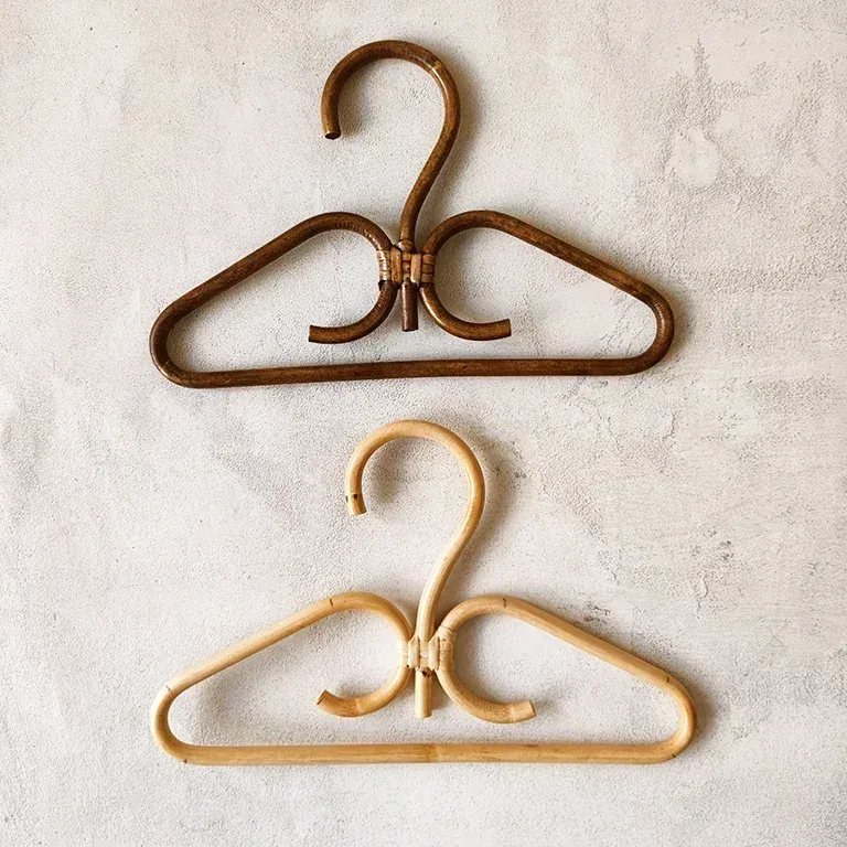 Cintre en rotin naturel fait main pour placard – Image 5