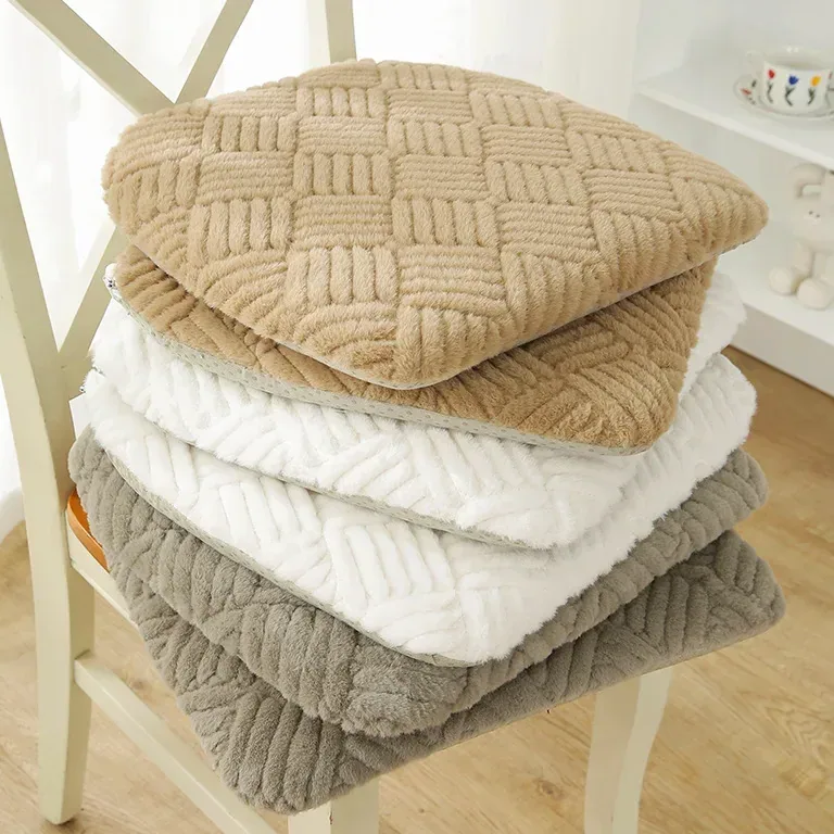Coussin de chaise ovale en peluche 40x43 cm – Image 2
