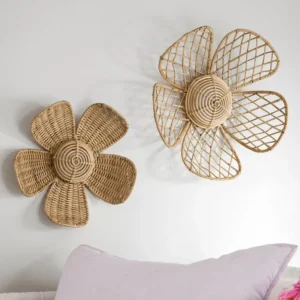 Décoration murale fleur en rotin tissé naturel