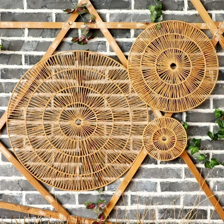 Décoration murale ronde en rotin et papier tressé – Image 5