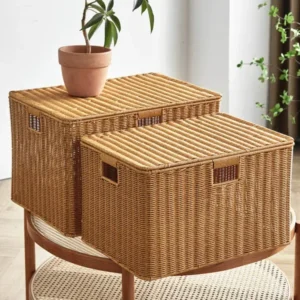 Grand panier coffre en rotin tissé avec clapet