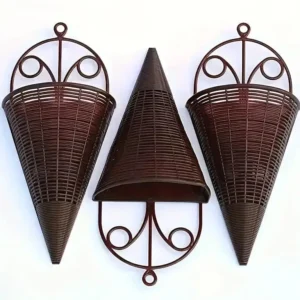 Jardinière conique marron à suspendre imitation rotin