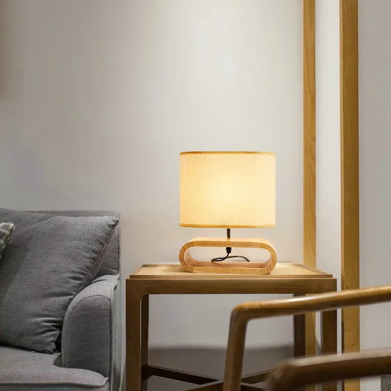 Lampe de chevet bois LED au design nordique – Image 3