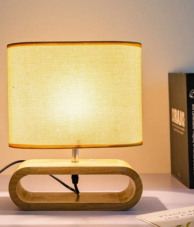 Lampe de chevet bois LED au design nordique – Image 4