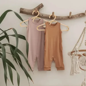 Lot de 10 petits cintres en rotin pour enfant