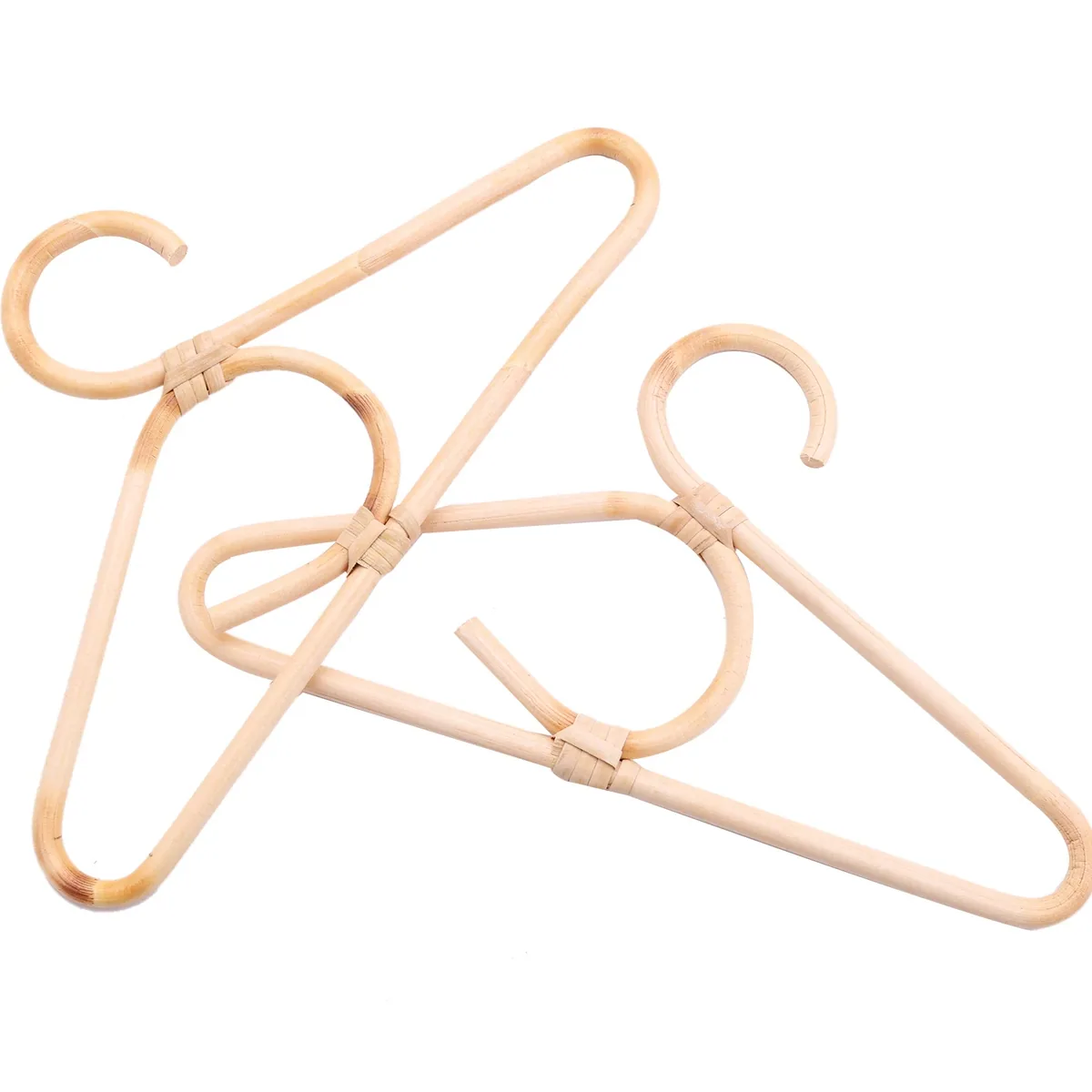 Lot de 10 petits cintres en rotin pour enfant – Image 3