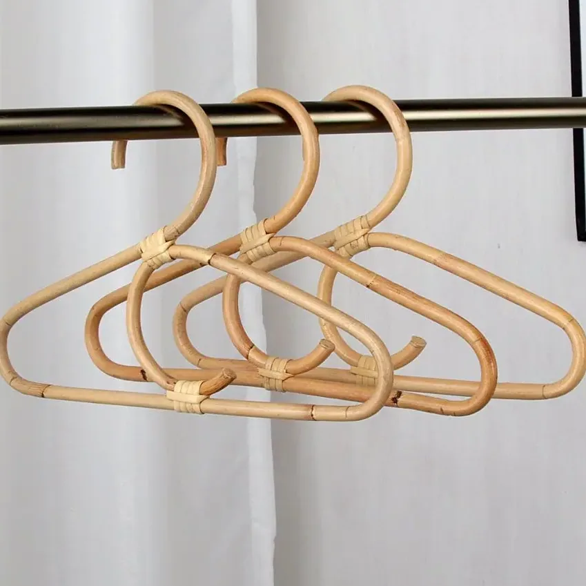 Lot de 3 cintres tissés en rotin naturel beige