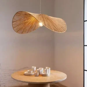 Lustre suspendu en rotin fait main, modèle unique
