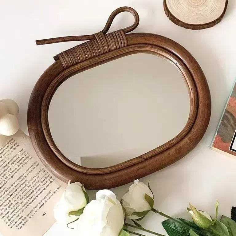 Miroir rond en rotin naturel suspendu, finition mate – Image 3