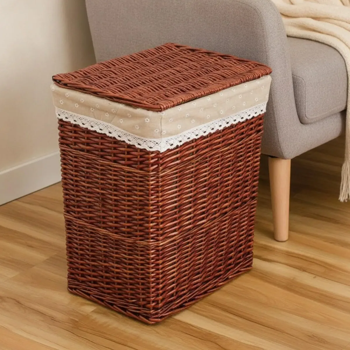 Panier à linge en osier tressé avec bordure dentelle – Image 4