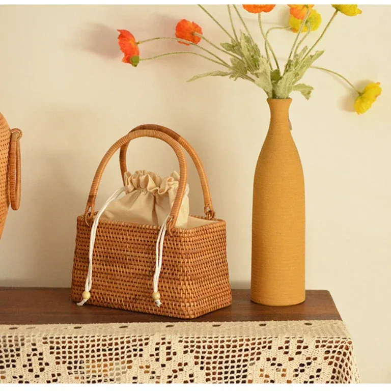 Panier de pique-nique en rotin tressé à la main – Image 4
