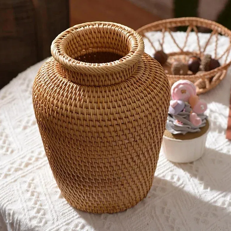 Panier suspendu en rotin tressé pour plantes d'intérieur – Image 4