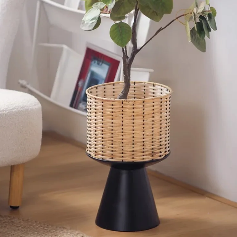 Porte-plante en rotin tissé sur pied métal – Image 3