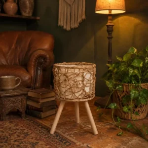 Porte-plante rotin tressé sur trois pieds en bois