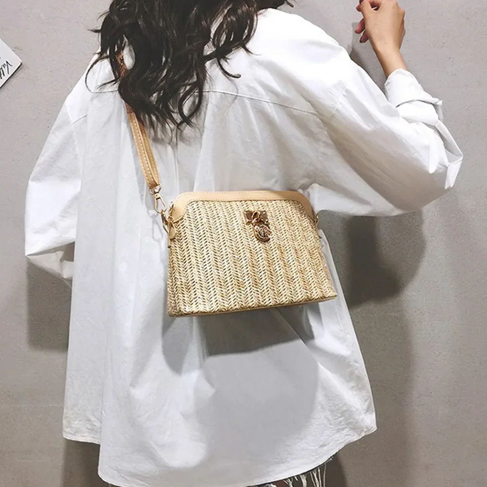 Sac bandoulière coquille en paille tissée – Image 2