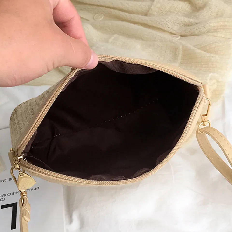 Sac bandoulière coquille en paille tissée – Image 5