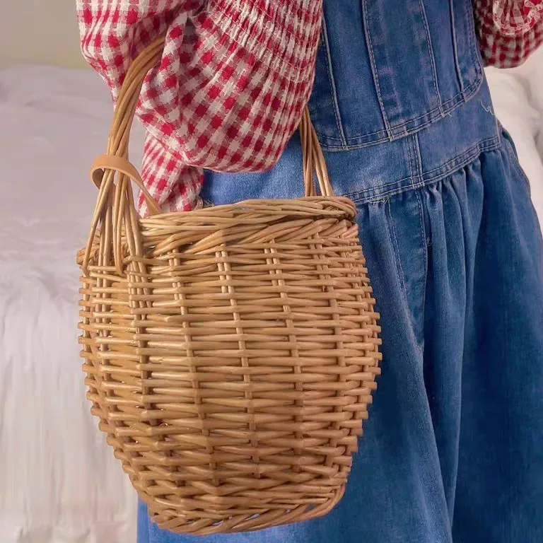 Sac seau en paille tissé à la main - modèle unique