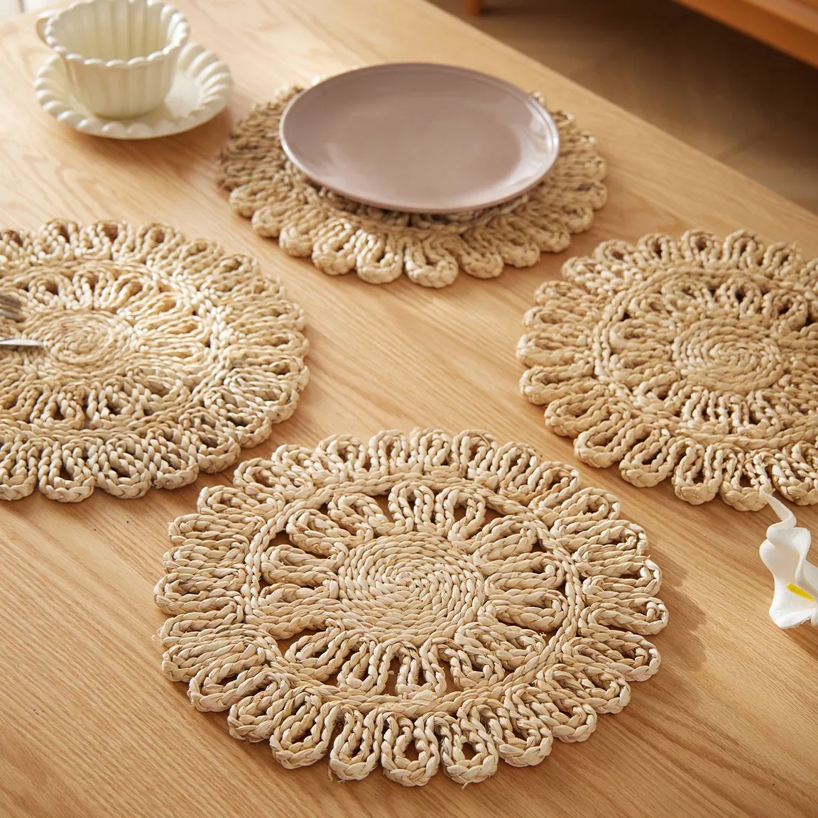 Set de napperons ronds en paille tissée macramé – Image 2