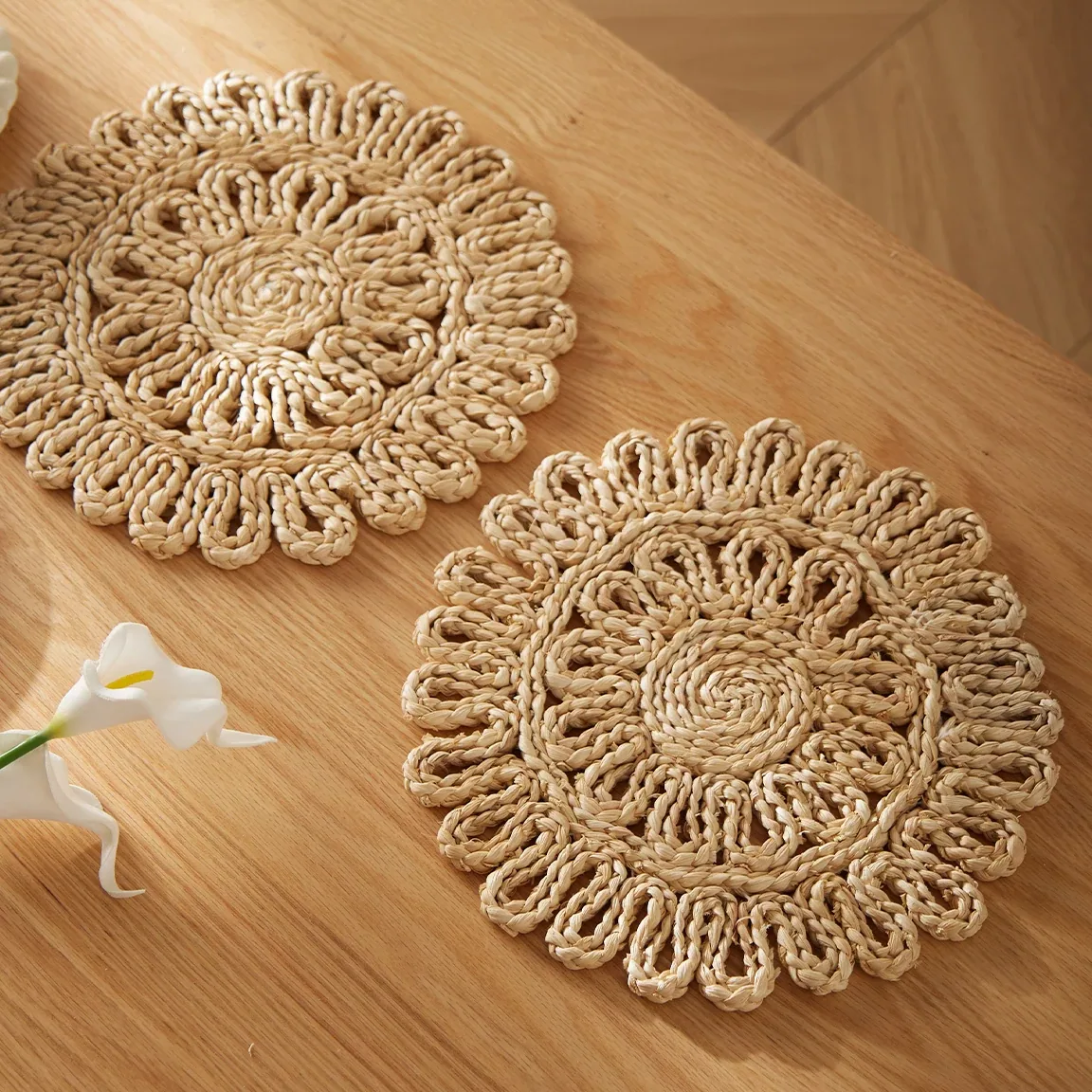 Set de napperons ronds en paille tissée macramé – Image 3