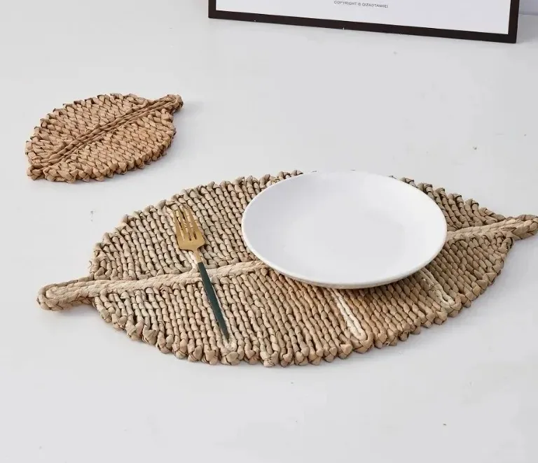 Set de table feuille tressé en papyrus naturel