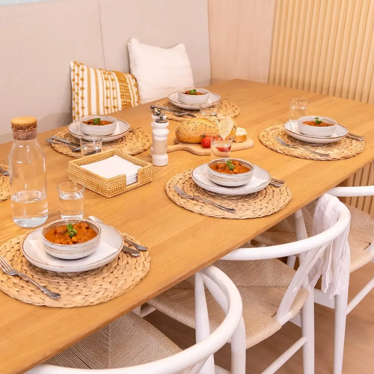 Sous-plat rond tressé en jacinthe naturel pour table – Image 5