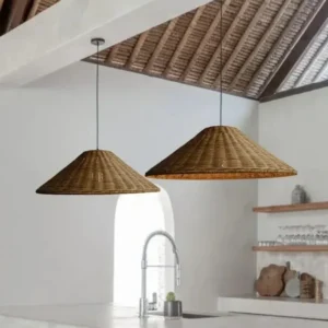 Suspension en paille tressée beige pour intérieur