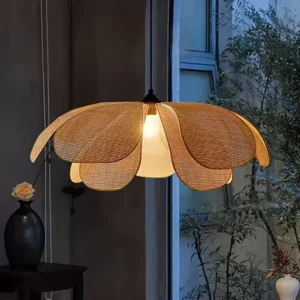 Suspension fleur en rotin tressé style rétro
