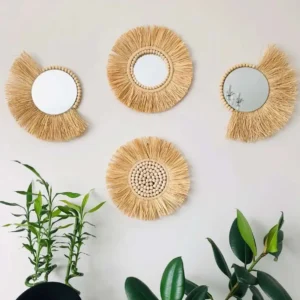 Suspension miroir en paille et perles bois relief