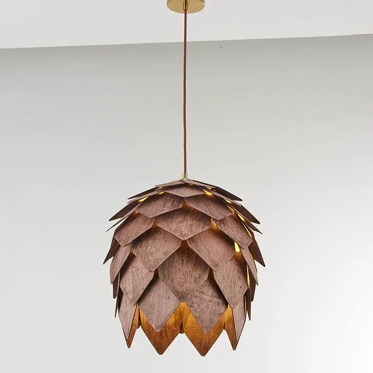 Suspension pomme de pin en bois couleur noyer – Image 4