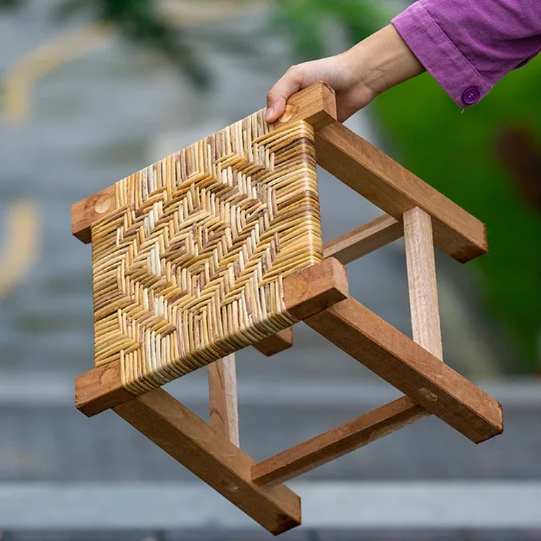 Tabouret carré en rotin naturel fait main – Image 2
